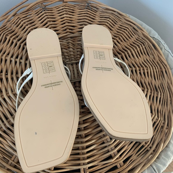 Dolce Vita Isa Sandal - Picture 4 of 4